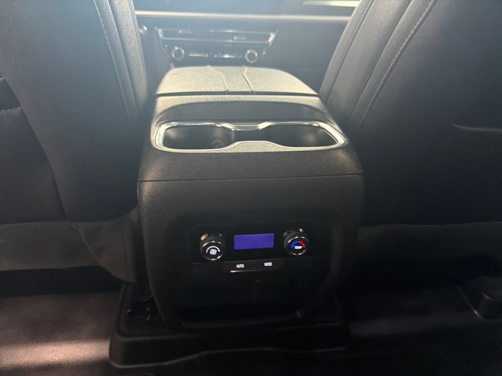 Used 2026 Chevrolet Traverse LT w/ Driver Confidence Package FWD image 18