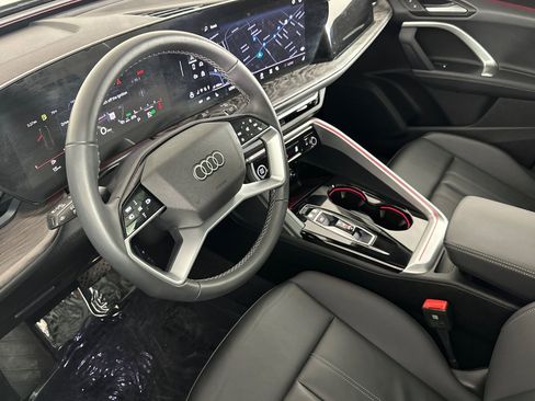 Used 2025 Audi Q5 Premium w/ 19" Wheel Package image 9