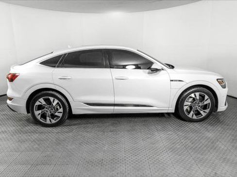 Used 2022 Audi e-tron Premium Plus w/ Premium Plus Package image 9