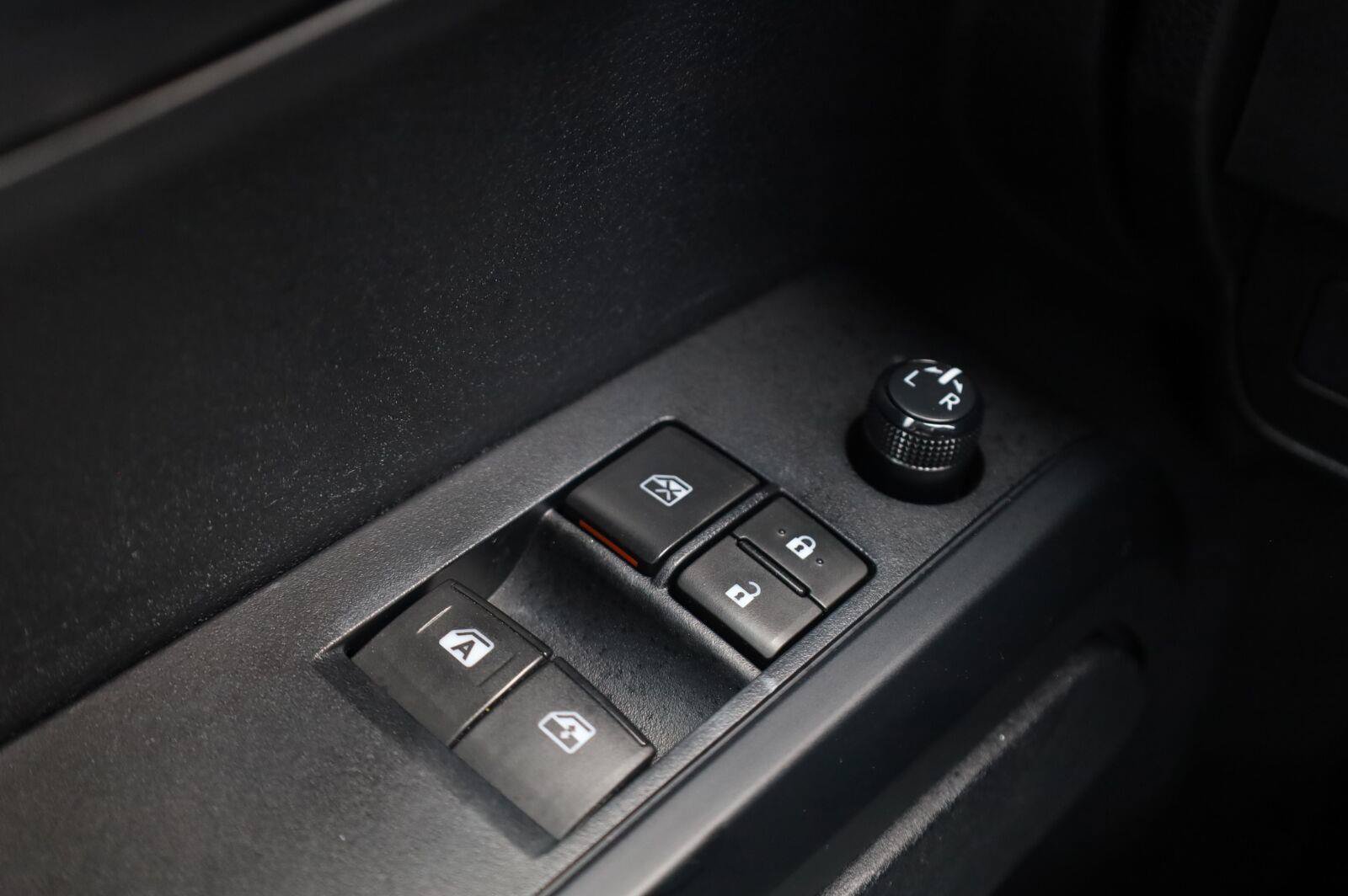 Used 2020 Toyota Tacoma SR AWD/4WD image 26