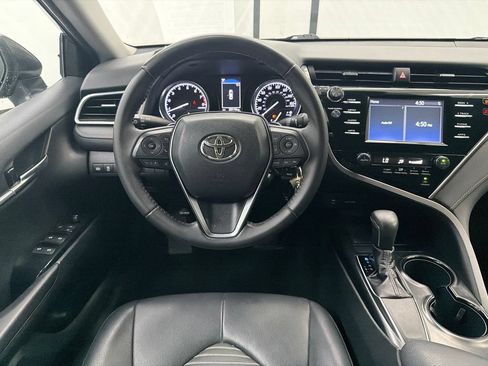 Used 2018 Toyota Camry SE FWD image 21