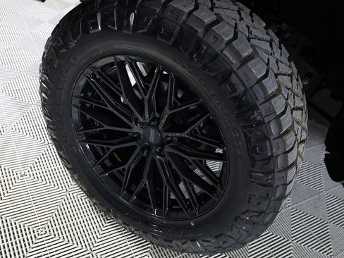 Used 2025 Ford F150 Raptor AWD/4WD image 45