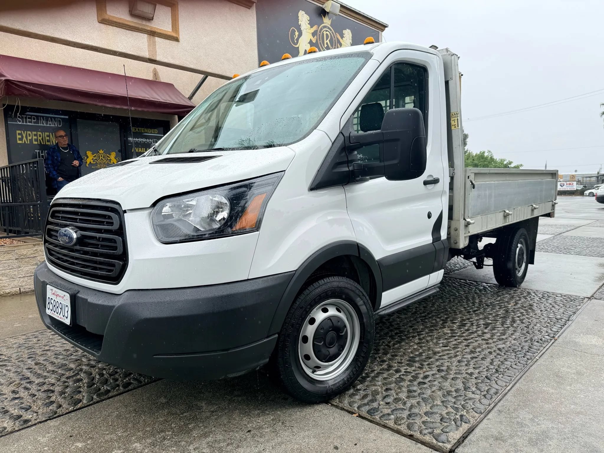 Used 2018 Ford Transit 250 138 RWD image 1
