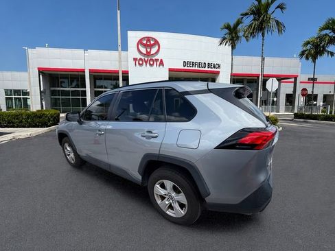 Used 2021 Toyota RAV4 XLE w/ Convenience Package FWD image 6