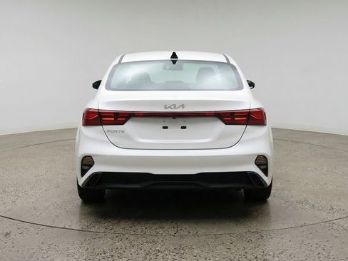 Used 2024 Kia Forte LXS FWD image 7