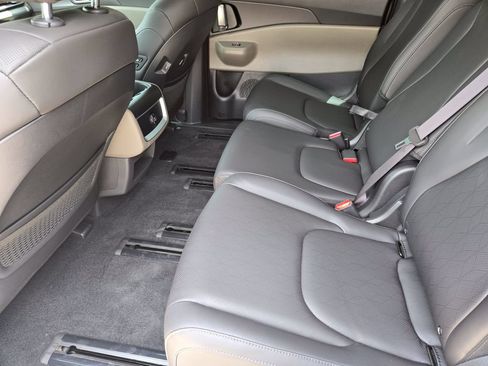 New 2026 Kia Carnival EX FWD image 20