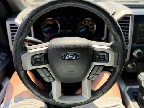 Used 2015 Ford F150 Lariat w/ Equipment Group 502A Luxury AWD/4WD image 14