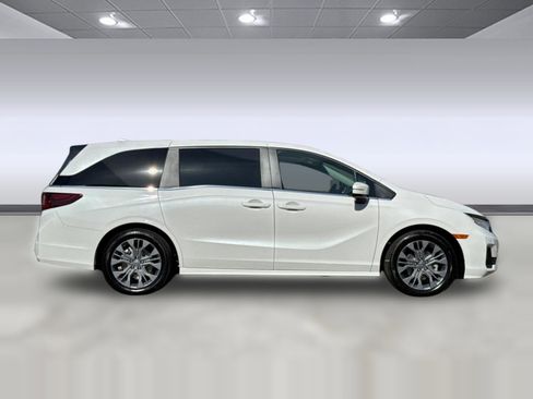 New 2026 Honda Odyssey Touring image 7