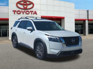 Used 2025 Nissan Pathfinder SV w/ SV Premium Package FWD video 1