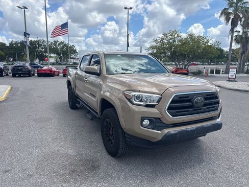 Used 2018 Toyota Tacoma SR5 RWD image 4
