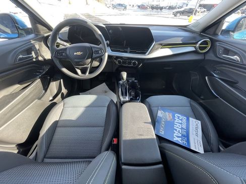 Certified 2026 Chevrolet Trax LT image 21