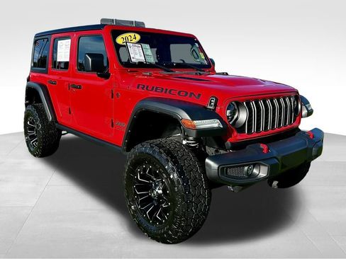Used 2024 Jeep Wrangler Unlimited Rubicon image 2