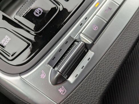 New 2025 Kia Carnival SX Prestige FWD image 10