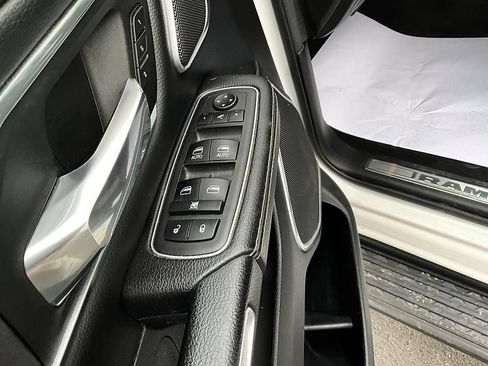 Used 2022 RAM 1500 Laramie AWD/4WD image 13