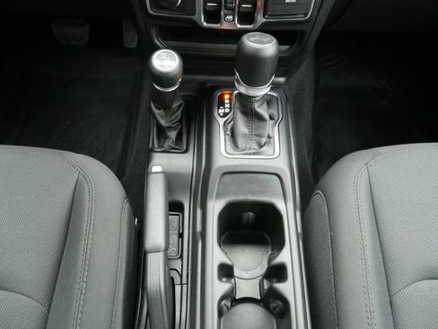 Used 2022 Jeep Wrangler Unlimited Sport AWD/4WD image 22
