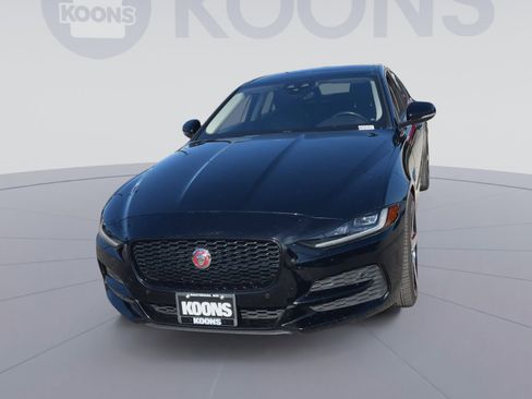 Used 2020 Jaguar XE S RWD image 5