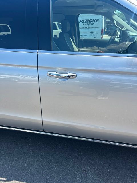 Used 2019 Ford Expedition Limited w/ Equipment Group 302A RWD image 4