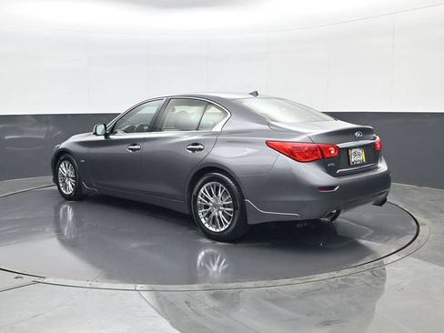 Used 2017 INFINITI Q50 Signature Edition w/ All Weather Package (L93) AWD/4WD image 7