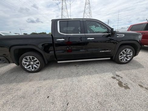 Used 2023 GMC Sierra 1500 Denali w/ Denali Reserve Package AWD/4WD image 16