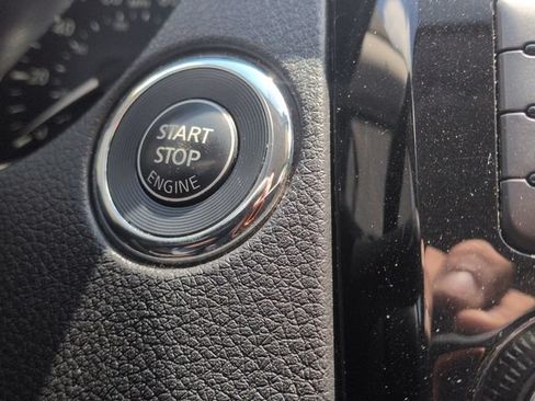 Used 2019 Nissan Rogue SV w/ Premium Package AWD/4WD image 19