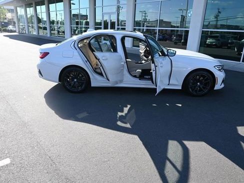Used 2019 BMW 330i xDrive Sedan w/ Convenience Package AWD/4WD image 30