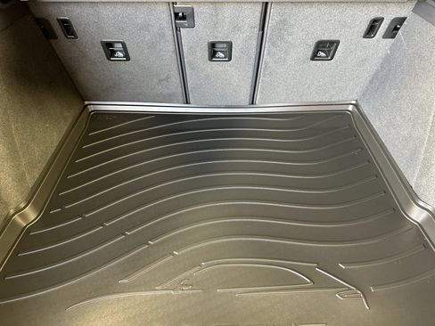 Certified 2026 Porsche Macan AWD/4WD image 17
