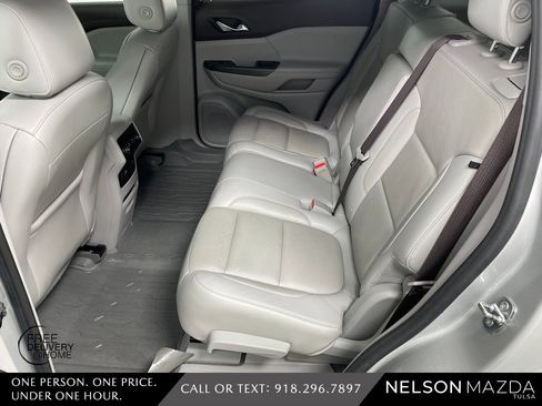 Used 2019 GMC Acadia SLT image 35