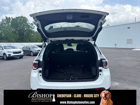 Used 2023 Jeep Compass Latitude AWD/4WD image 20