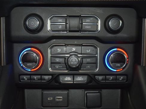 Used 2023 Chevrolet Suburban High Country AWD/4WD image 31