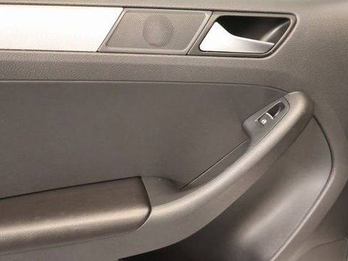 Used 2015 Volkswagen Jetta SE image 21