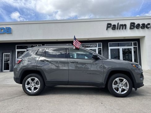 Used 2023 Jeep Compass Latitude w/ Sun and Sound Group image 24