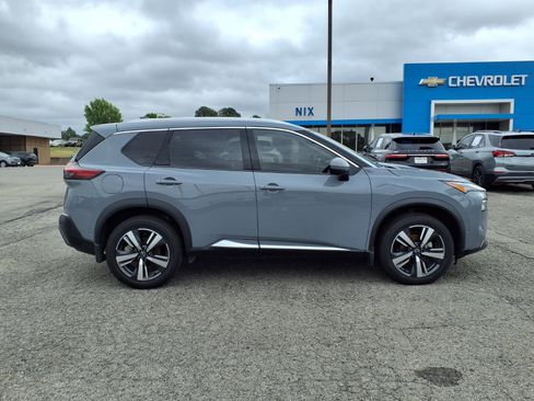Used 2023 Nissan Rogue SL w/ SL Premium Package FWD image 19