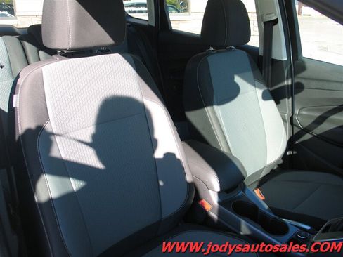 Used 2017 Ford C-MAX SE FWD image 25