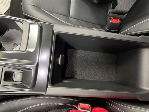 Used 2025 Toyota Camry SE w/ Convenience Package image 20