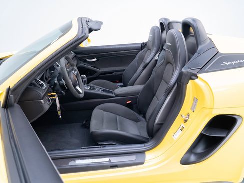 Certified 2023 Porsche 718 Boxster Spyder image 18