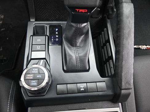 Used 2024 Toyota Tacoma TRD Off-Road image 22