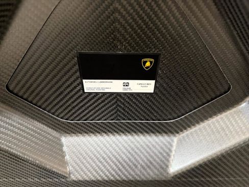 Used 2024 Lamborghini Revuelto AWD/4WD image 25