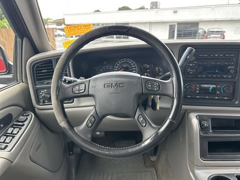 Used 2005 GMC Sierra 1500 SLT w/ Light Duty Power Package AWD/4WD image 16