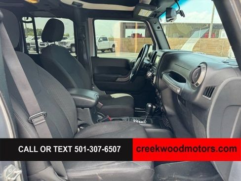 Used 2017 Jeep Wrangler Unlimited Sport w/ Quick Order Package 24S AWD/4WD image 11