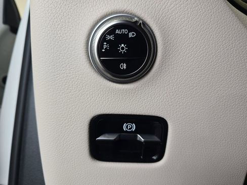 Used 2025 Mercedes-Benz GLC 300 image 26