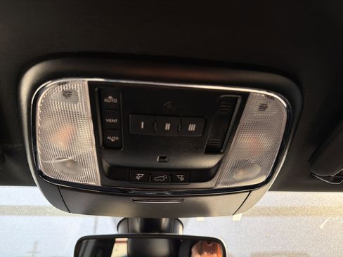 Used 2020 Jeep Grand Cherokee Limited X image 23