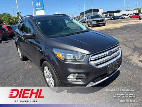 Used 2018 Ford Escape SE FWD image 1