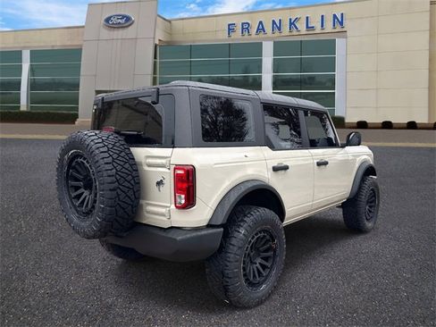 New 2025 Ford Bronco 4-Door image 7