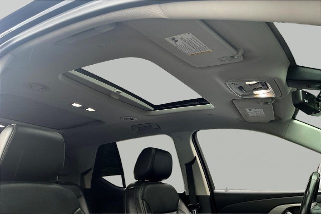 Used 2020 Chevrolet Traverse RS w/ LPO, Floor Liner Package AWD/4WD image 28
