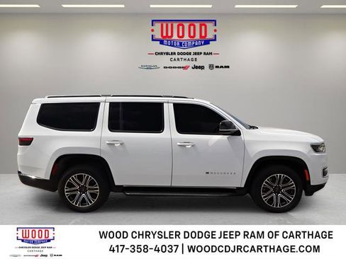 Used 2025 Jeep Wagoneer 4WD image 2