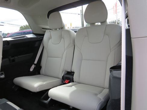 Used 2022 Volvo XC90 T6 Inscription w/ Advanced Package image 13