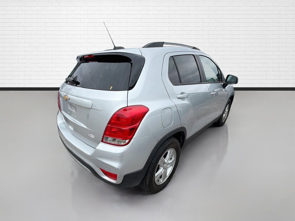 Used 2022 Chevrolet Trax LT w/ LT Convenience Package FWD image 8