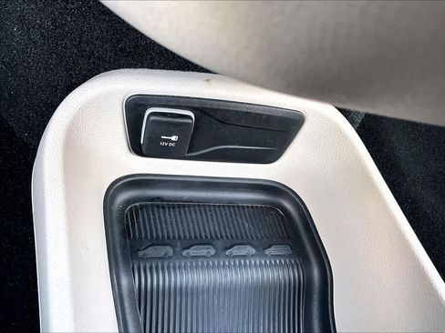 Used 2024 Chrysler Pacifica Limited FWD image 36