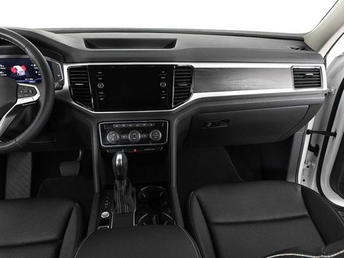 Used 2023 Volkswagen Atlas SE FWD image 15