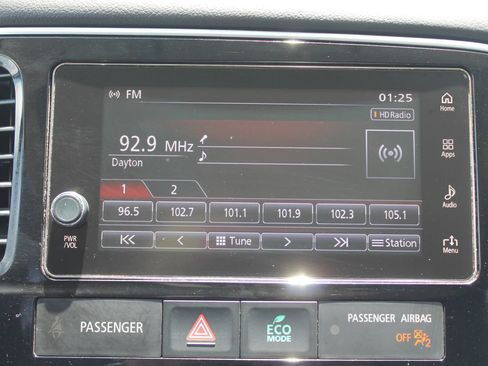 Used 2017 Mitsubishi Outlander SEL FWD image 34